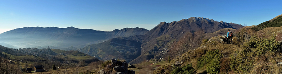 Dal sent. 579 per Zuc di Valmana panorama su Fuipiano e la Valle Imagna